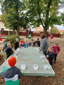 2024-–-Druzina-–-Foukame-bubliny-17