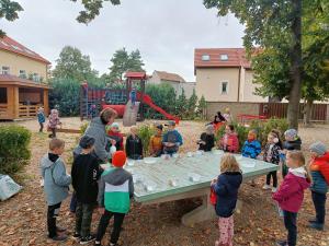 2024-–-Druzina-–-Foukame-bubliny-18