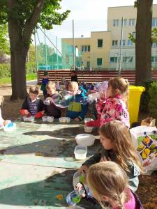 2024-–-Druzina-–-Foukame-bubliny-2