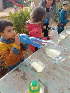 2024-–-Druzina-–-Foukame-bubliny-20