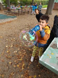 2024-–-Druzina-–-Foukame-bubliny-22