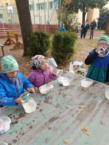 2024-–-Druzina-–-Foukame-bubliny-24