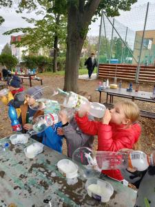 2024-–-Druzina-–-Foukame-bubliny-28