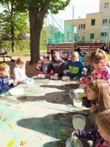 2024-–-Druzina-–-Foukame-bubliny-3