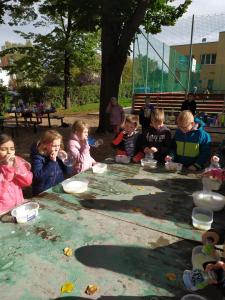 2024-–-Druzina-–-Foukame-bubliny-4