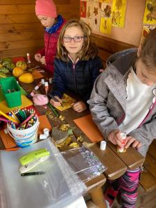 2024-Druzina-Podzimni-tvoreni-z-listu-51