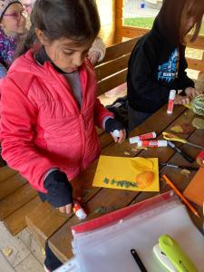 2024-Druzina-Podzimni-tvoreni-z-listu-52