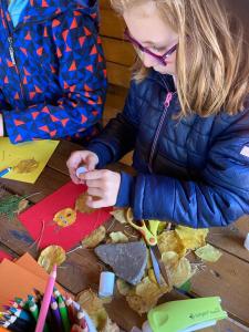 2024-Druzina-Podzimni-tvoreni-z-listu-63