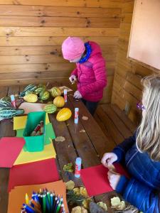 2024-Druzina-Podzimni-tvoreni-z-listu-66